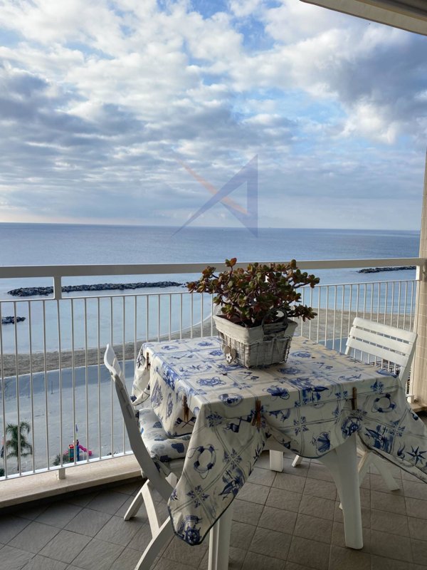 appartamento in vendita a Taggia in zona Arma di Taggia