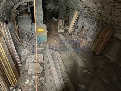 locale di sgombero in vendita a Taggia