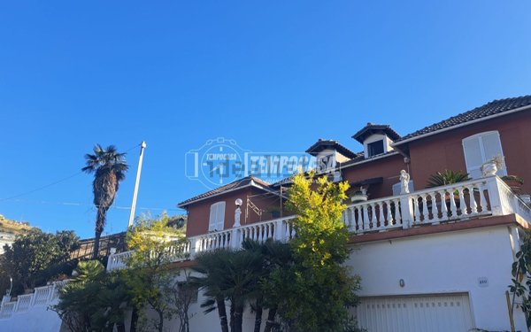 appartamento in vendita a Taggia in zona Arma di Taggia