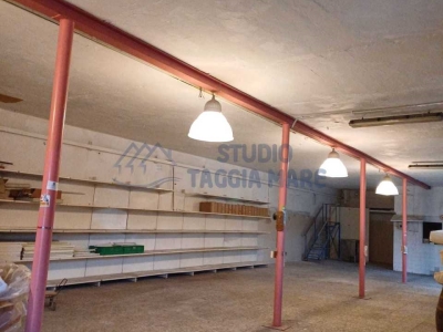 negozio in vendita a Taggia