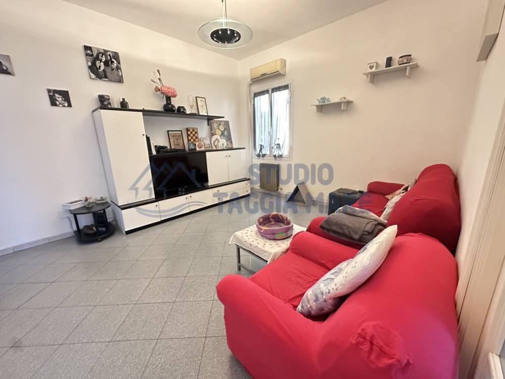 appartamento in vendita a Taggia in zona Arma di Taggia