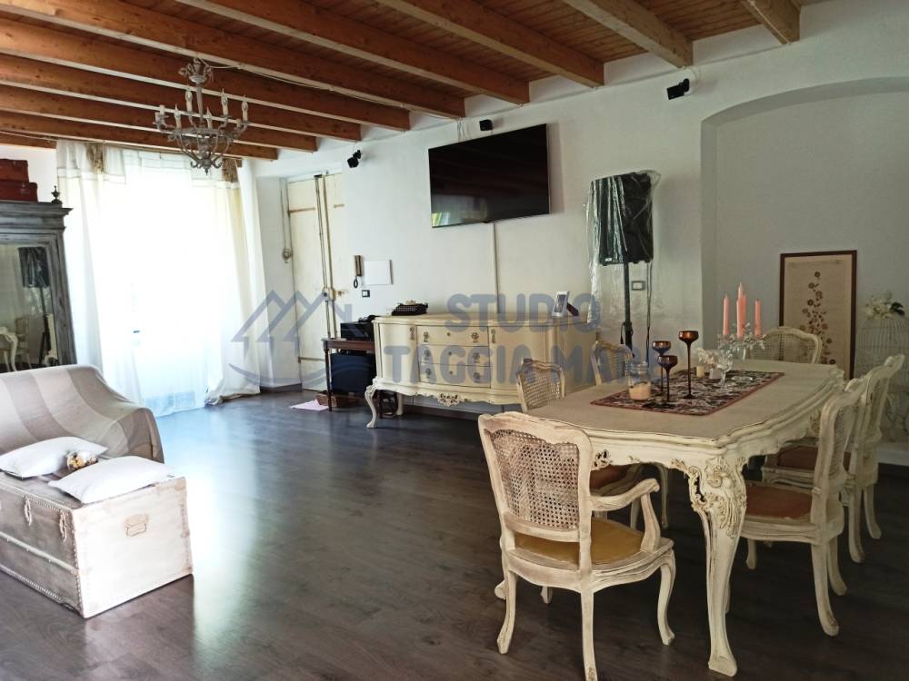 appartamento in vendita a Taggia in zona Arma di Taggia