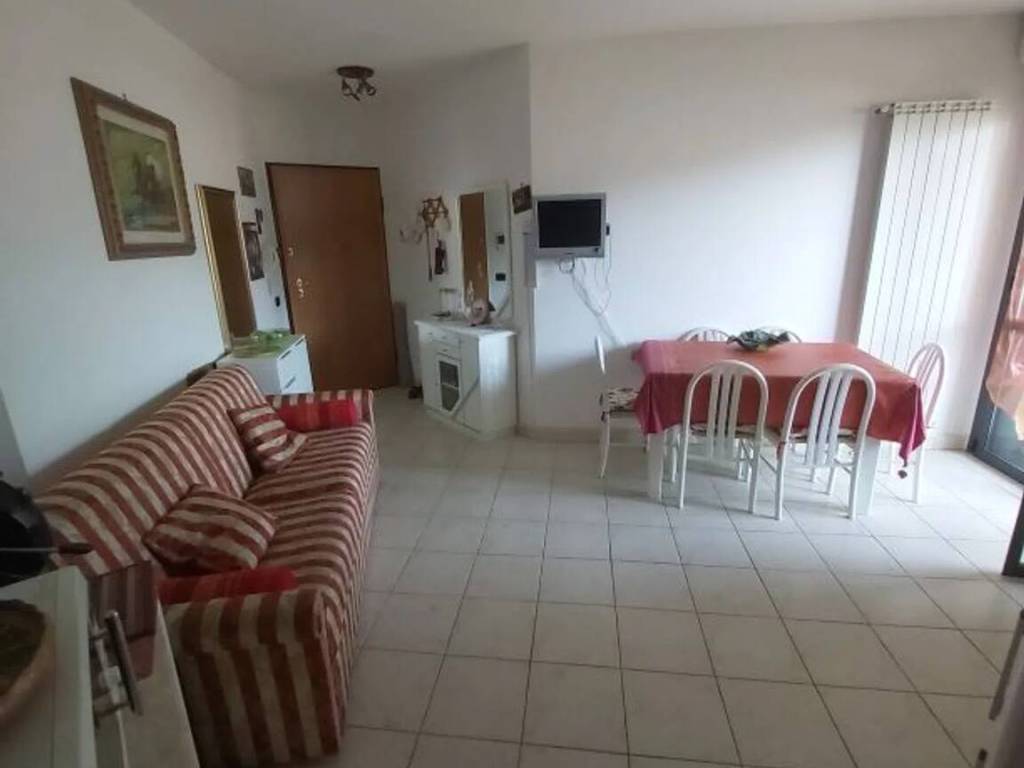 appartamento in vendita a Taggia in zona Arma di Taggia