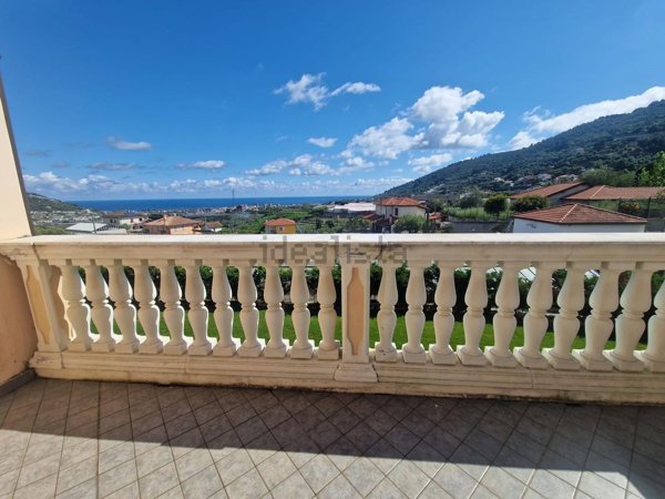 casa indipendente in vendita a Taggia in zona Arma di Taggia