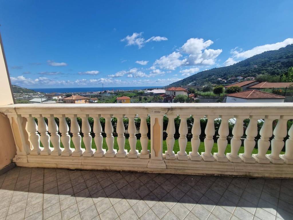 casa indipendente in vendita a Taggia in zona Arma di Taggia