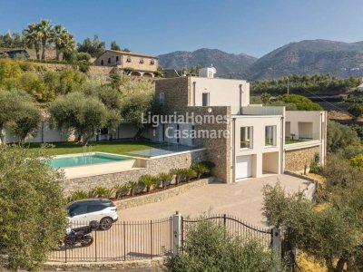 casa indipendente in vendita a Taggia in zona Arma di Taggia