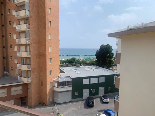 appartamento in vendita a Taggia in zona Arma di Taggia