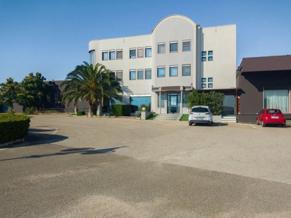 locale di sgombero in vendita a Taggia