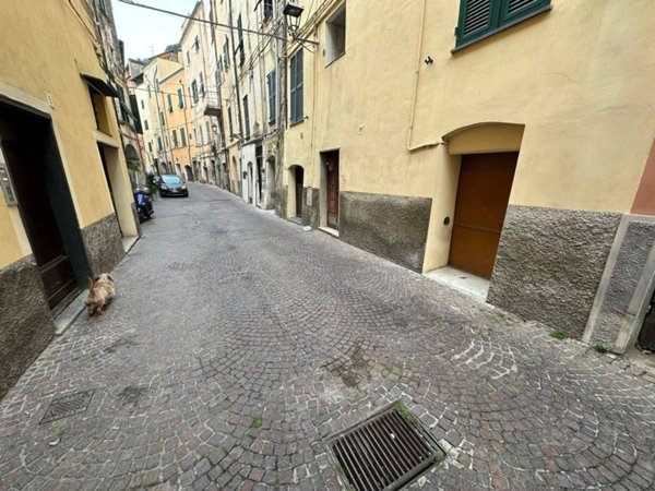 locale commerciale in vendita a Taggia