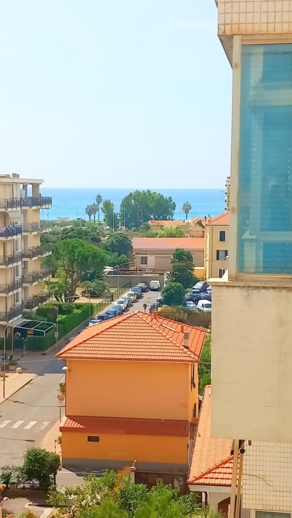appartamento in vendita a Taggia in zona Arma di Taggia