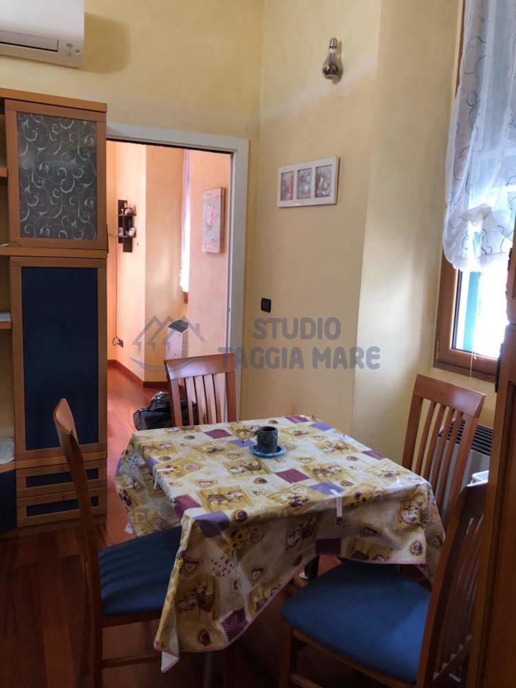 appartamento in vendita a Taggia in zona Arma di Taggia