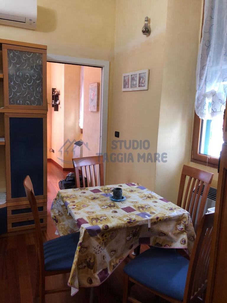 appartamento in vendita a Taggia in zona Arma di Taggia