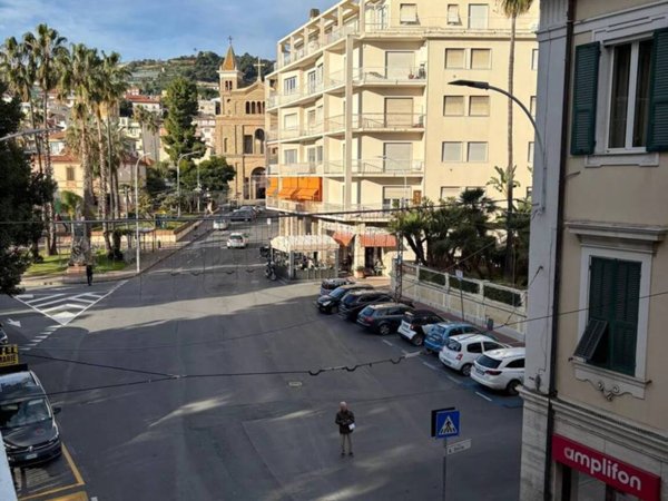 appartamento in vendita a Taggia in zona Arma di Taggia