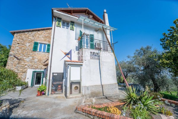appartamento in vendita a Taggia in zona Arma di Taggia