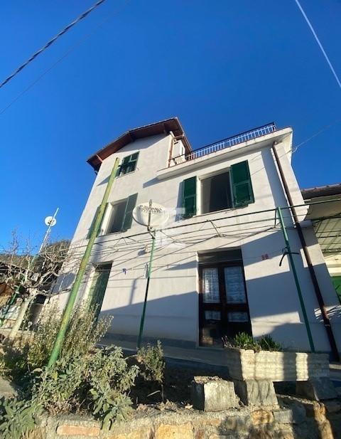 casa indipendente in vendita a Taggia