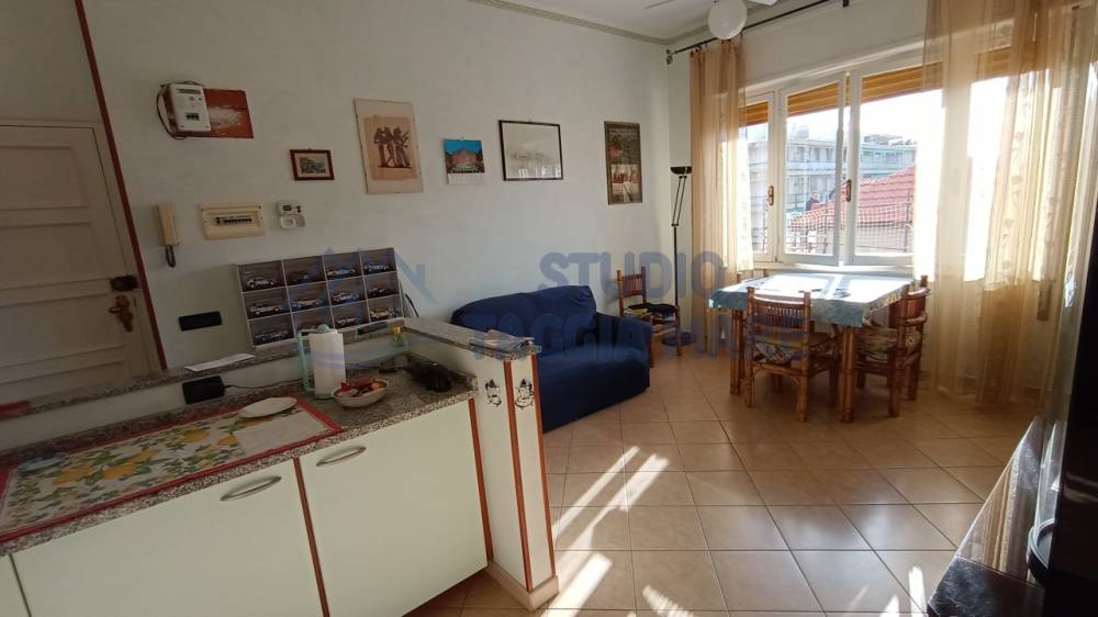 appartamento in vendita a Taggia in zona Arma di Taggia