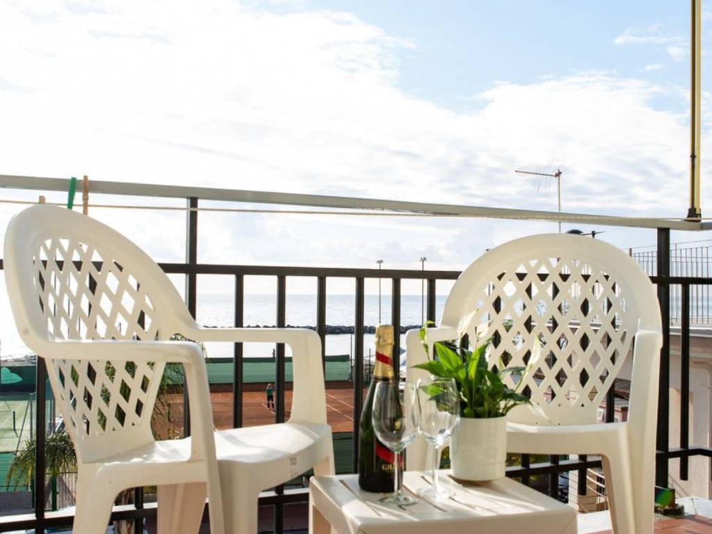 intera palazzina in vendita a Taggia