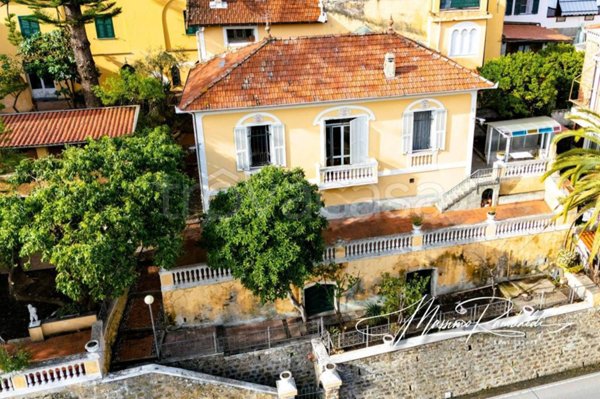 casa indipendente in vendita a Taggia