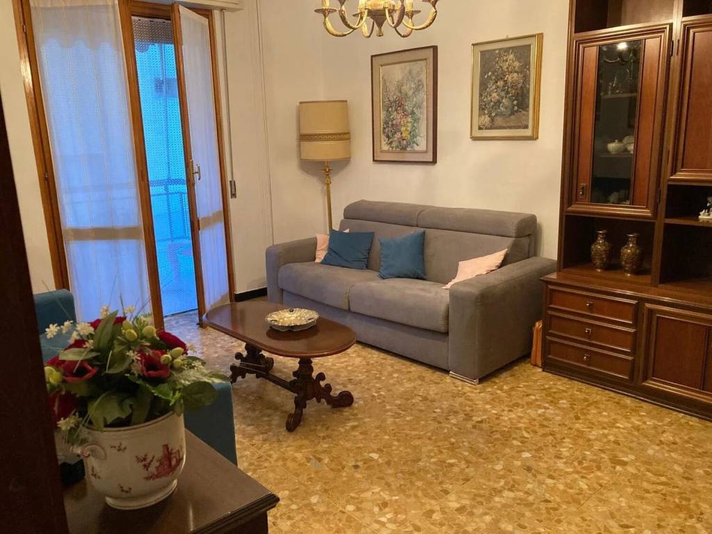 appartamento in vendita a Taggia in zona Arma di Taggia