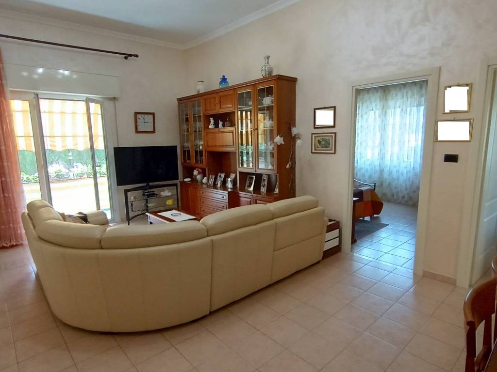 appartamento in vendita a Taggia in zona Arma di Taggia