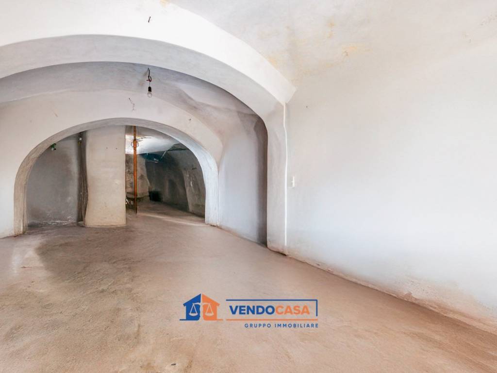 locale commerciale in vendita a Taggia