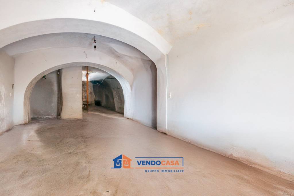 locale commerciale in vendita a Taggia