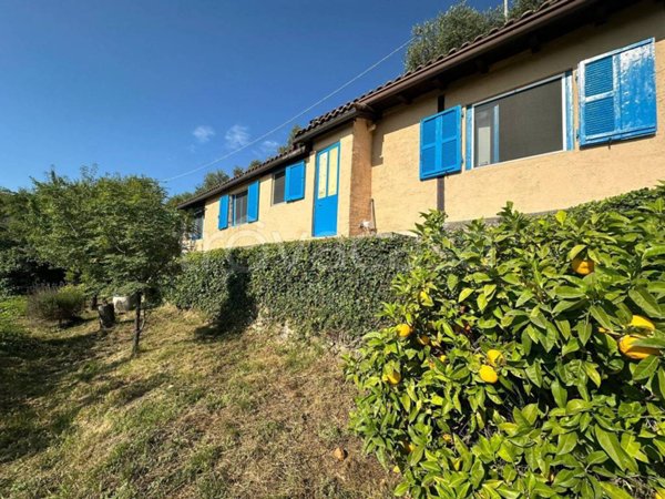 casa indipendente in vendita a Taggia in zona Arma di Taggia