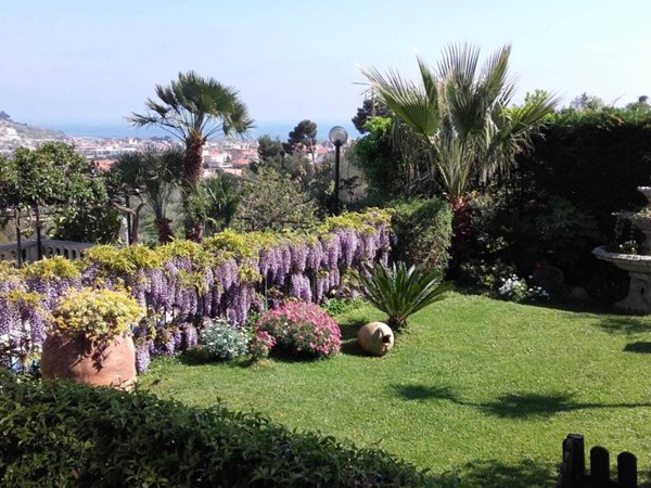 casa indipendente in vendita a Taggia