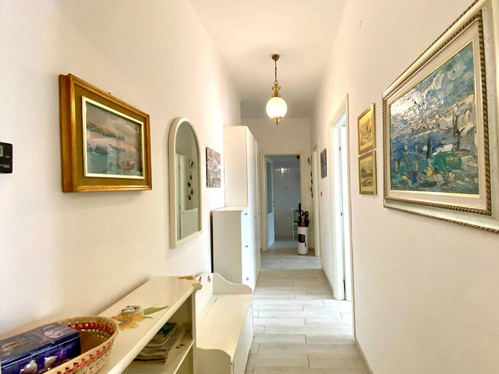 appartamento in vendita a Taggia in zona Arma di Taggia