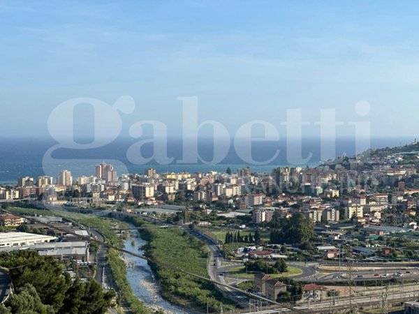 casa indipendente in vendita a Taggia