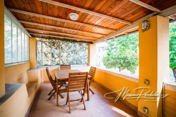 casa indipendente in vendita a Taggia