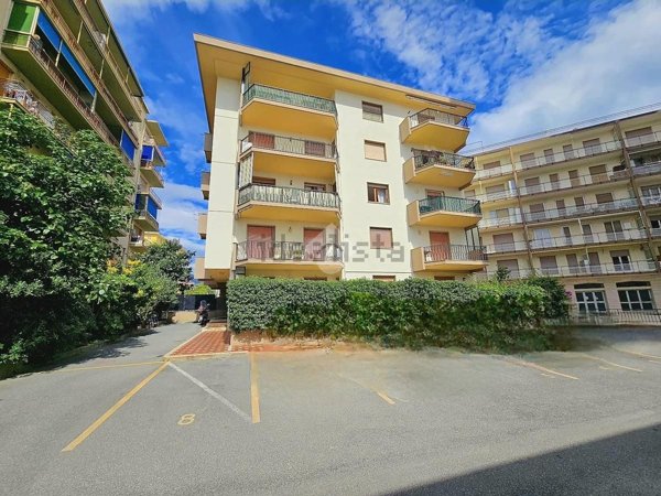 appartamento in vendita a Taggia in zona Arma di Taggia