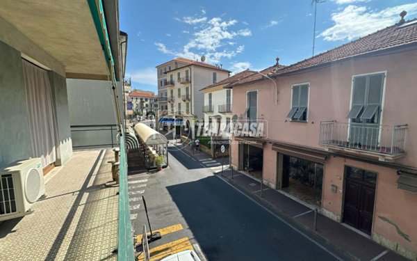 appartamento in vendita a Taggia in zona Arma di Taggia