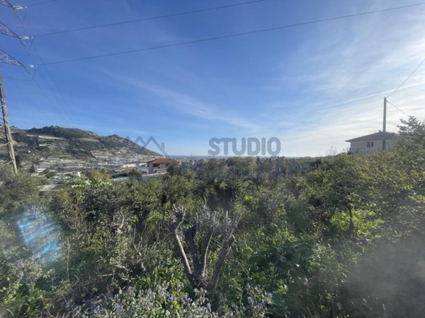 appartamento in vendita a Taggia in zona Borghi