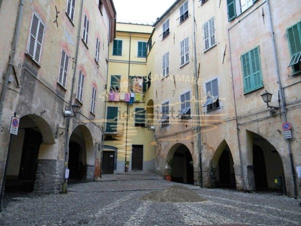 appartamento in vendita a Taggia in zona Borghi