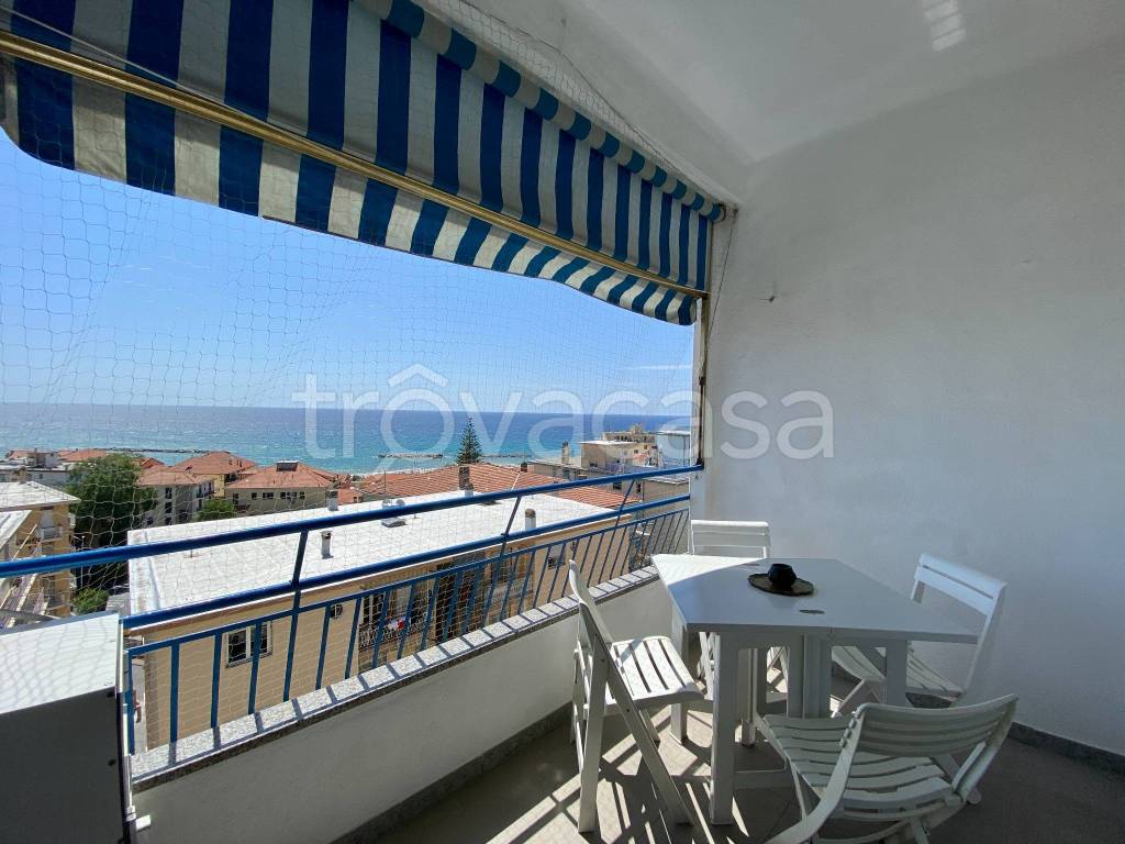 appartamento in vendita a Taggia in zona Arma di Taggia