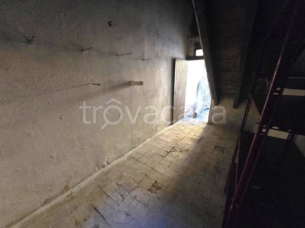 locale commerciale in vendita a Taggia