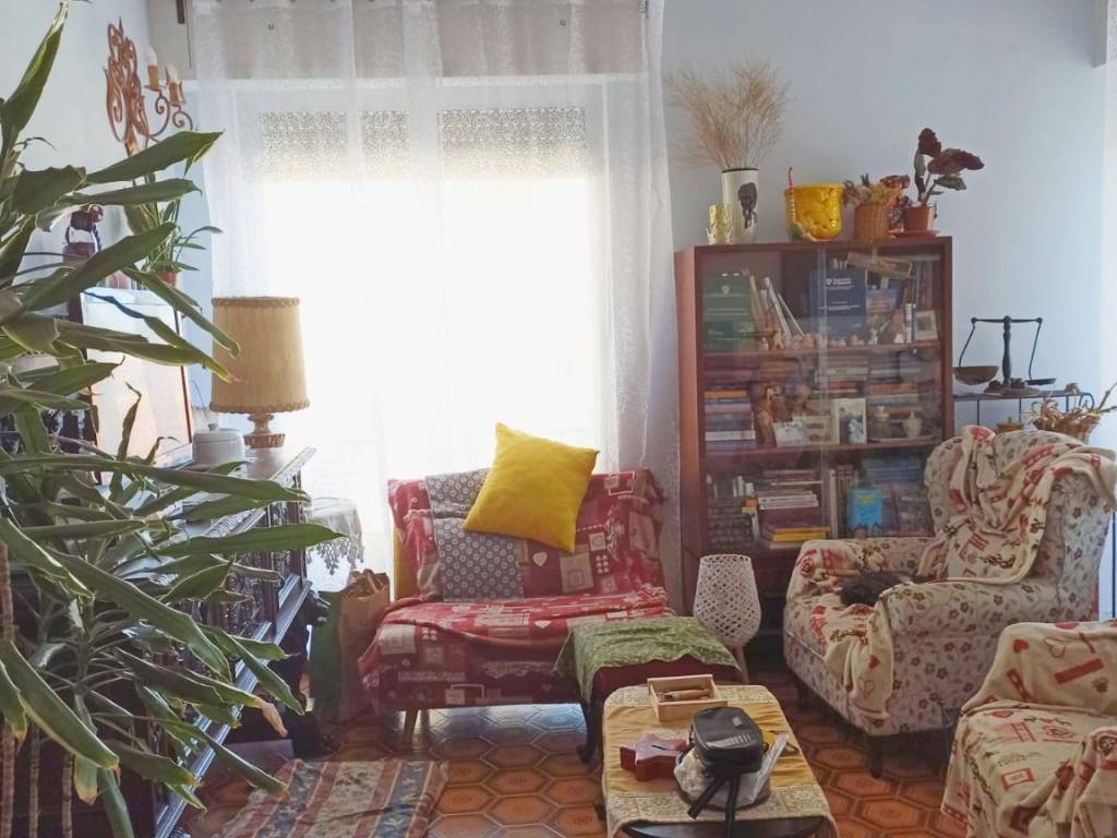 appartamento in vendita a Taggia in zona Arma di Taggia