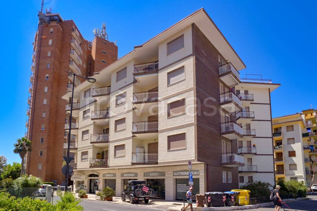 appartamento in vendita a Taggia in zona Arma di Taggia