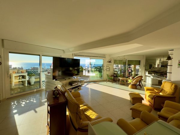 appartamento in vendita a Taggia in zona Arma di Taggia