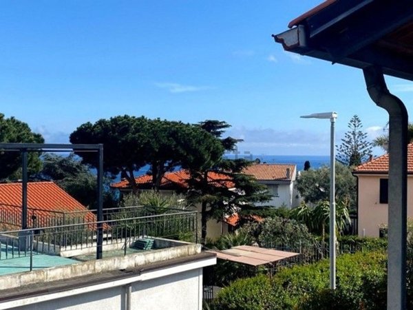 casa indipendente in vendita a Taggia