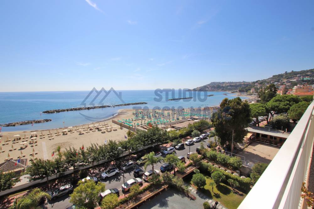 appartamento in vendita a Taggia in zona Arma di Taggia