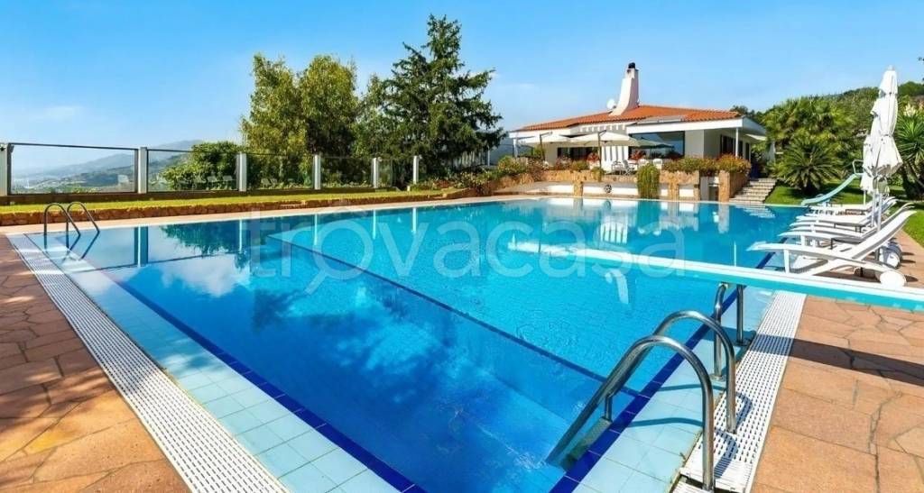 casa indipendente in vendita a Taggia