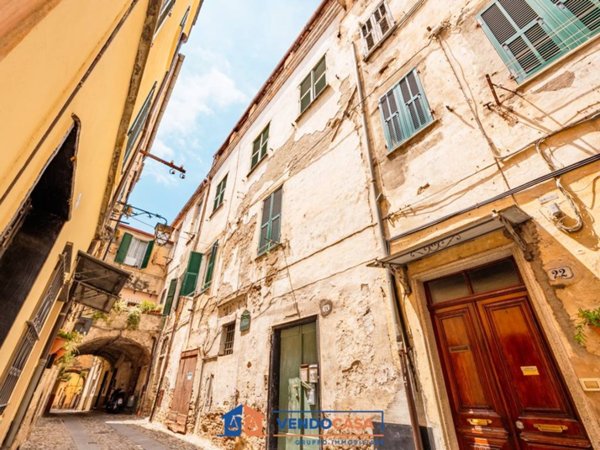 casa indipendente in vendita a Taggia