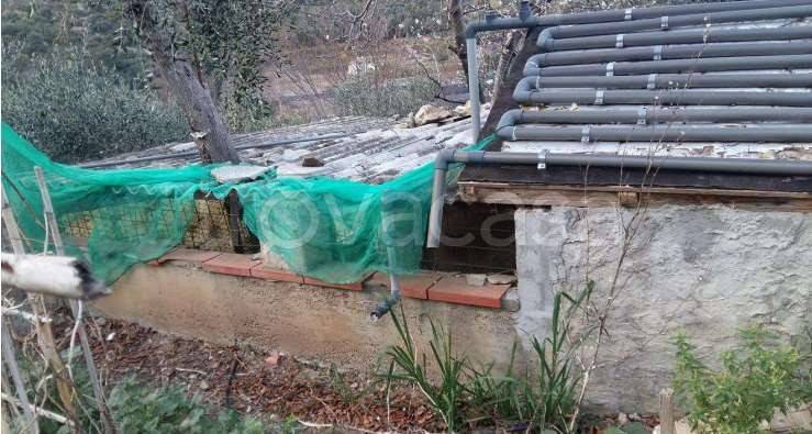 casa indipendente in vendita a Taggia