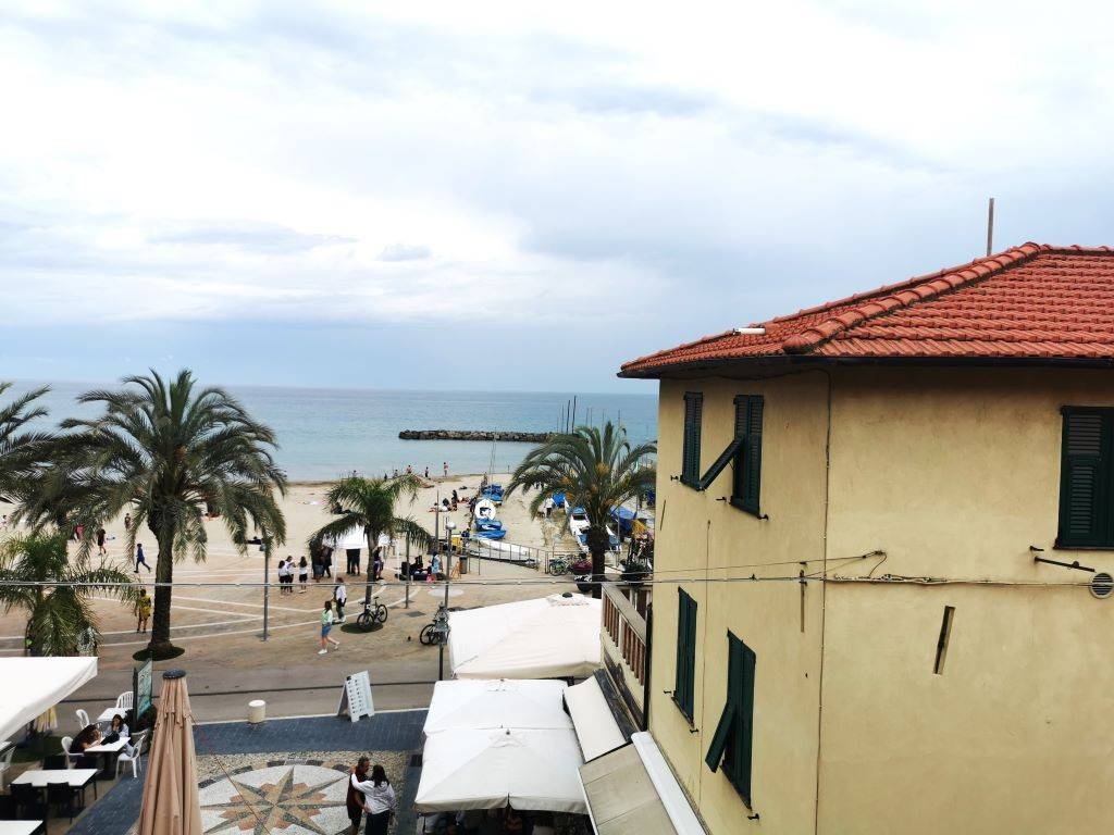 appartamento in vendita a Taggia in zona Arma di Taggia