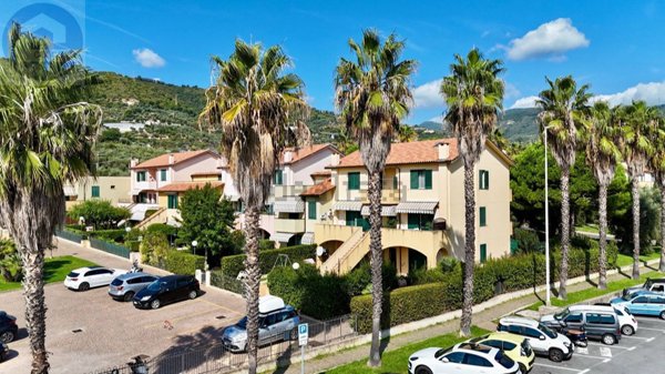 appartamento in vendita a Taggia in zona Arma di Taggia