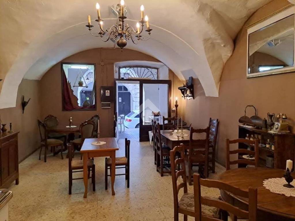 appartamento in vendita a Taggia in zona Borghi