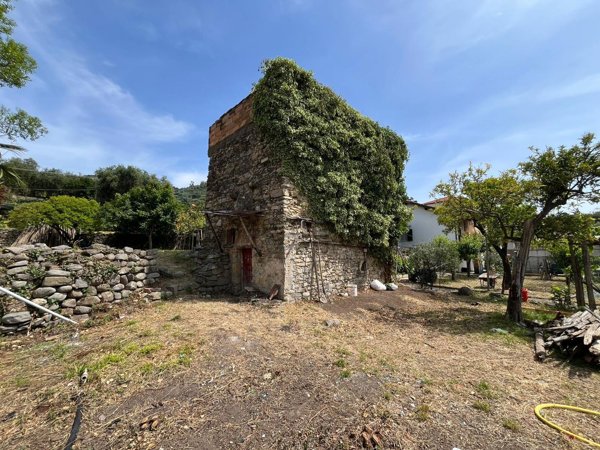 casale in vendita a Taggia
