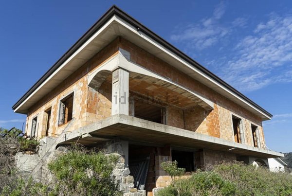 casa indipendente in vendita a Taggia in zona Arma di Taggia
